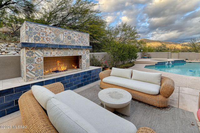 6261 E Calle De Mirar, Tucson, AZ 85750