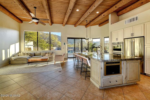 6261 E Calle De Mirar, Tucson, AZ 85750