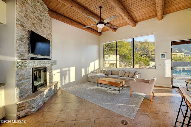 6261 E Calle De Mirar, Tucson, AZ 85750