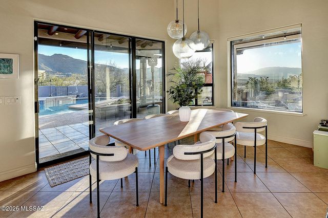 6261 E Calle De Mirar, Tucson, AZ 85750