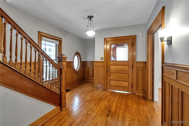 107 Crescent Avenue, Buffalo, NY 14214