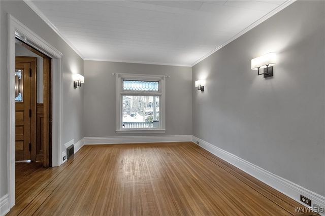 107 Crescent Avenue, Buffalo, NY 14214