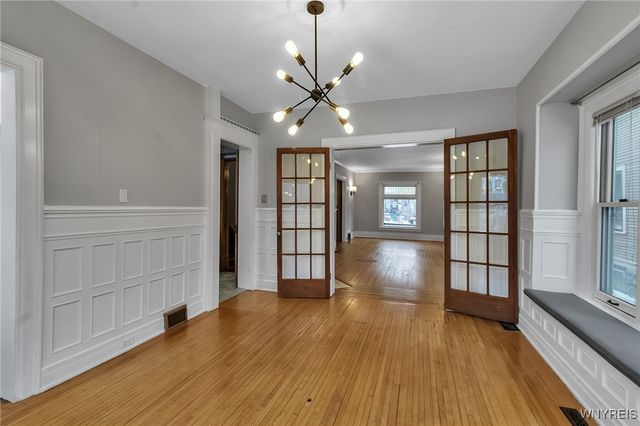 107 Crescent Avenue, Buffalo, NY 14214