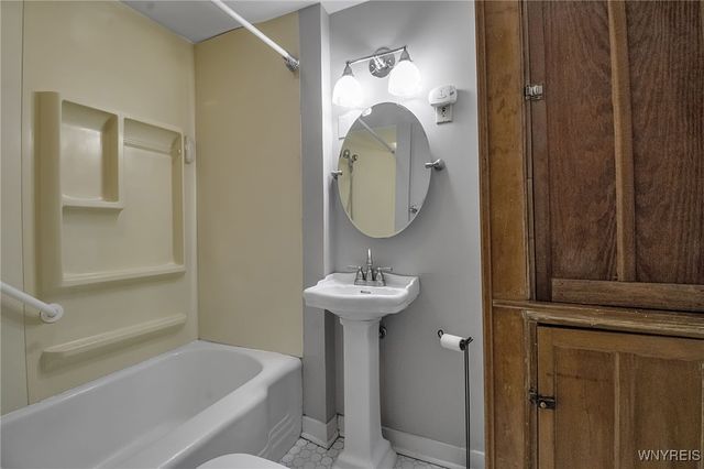 107 Crescent Avenue, Buffalo, NY 14214