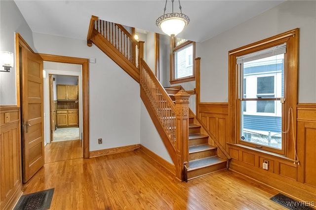 107 Crescent Avenue, Buffalo, NY 14214