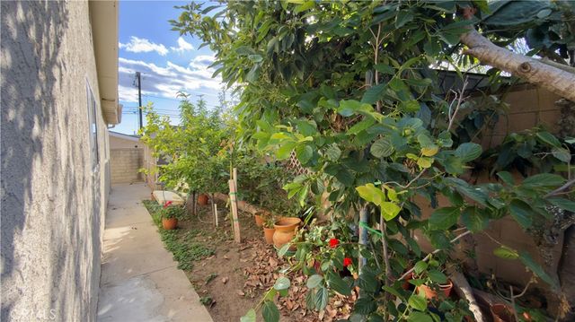 1011 Shadow, San Fernando, CA 91340