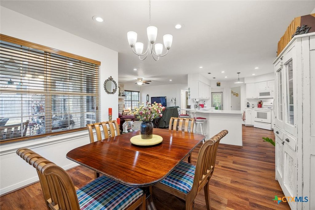 Image 8 of property listing at 15 Palmer Lane, Wimberley, TX 78676
