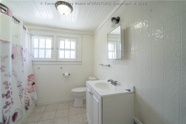 805 6th Street, Charleston, WV 25302