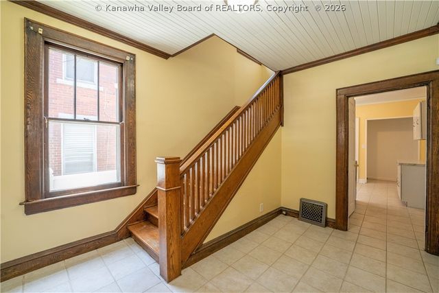 805 6th Street, Charleston, WV 25302