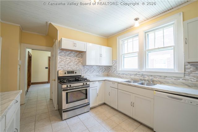 805 6th Street, Charleston, WV 25302