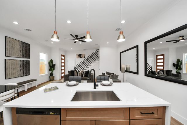 3535 & 3537 Amos Street, Houston, TX 77021