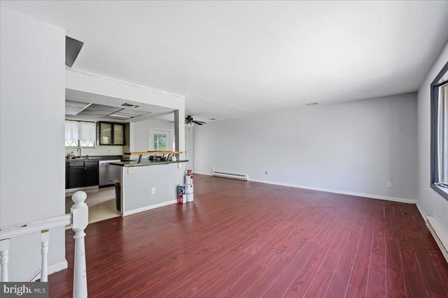 2230 N LEHIGH AVE, Whitehall, PA 18052