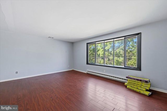 2230 N LEHIGH AVE, Whitehall, PA 18052