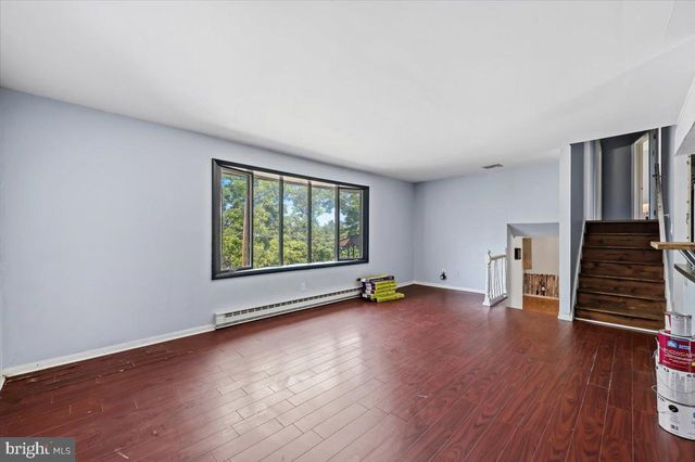 2230 N LEHIGH AVE, Whitehall, PA 18052