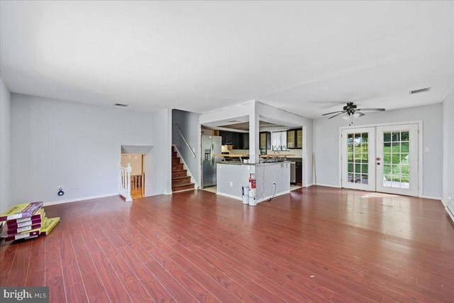 2230 N LEHIGH AVE, Whitehall, PA 18052