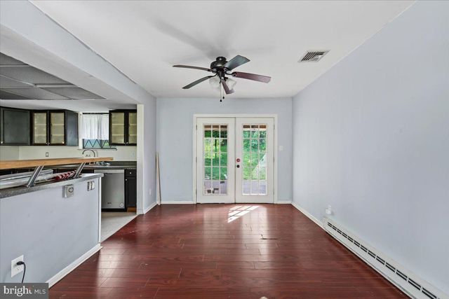 2230 N LEHIGH AVE, Whitehall, PA 18052