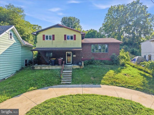 2230 N LEHIGH AVE, Whitehall, PA 18052