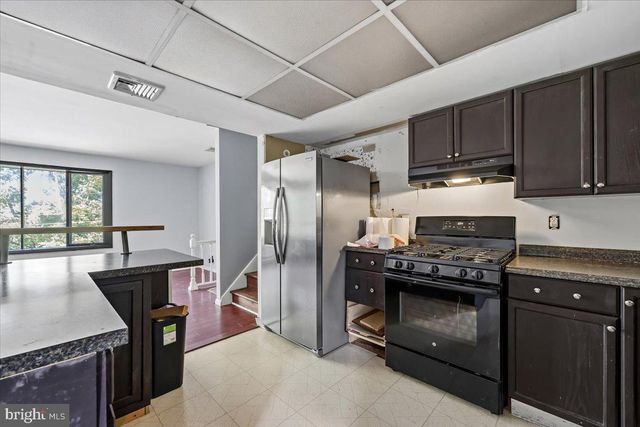 2230 N LEHIGH AVE, Whitehall, PA 18052