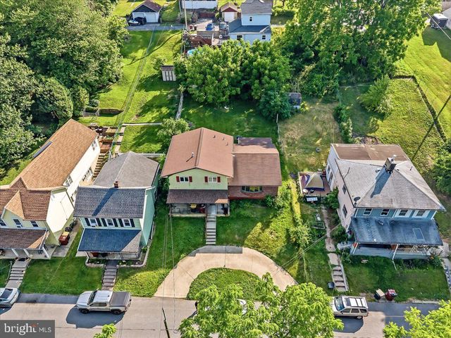 2230 N LEHIGH AVE, Whitehall, PA 18052