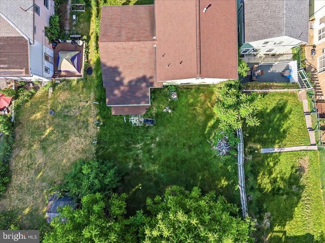 2230 N LEHIGH AVE, Whitehall, PA 18052