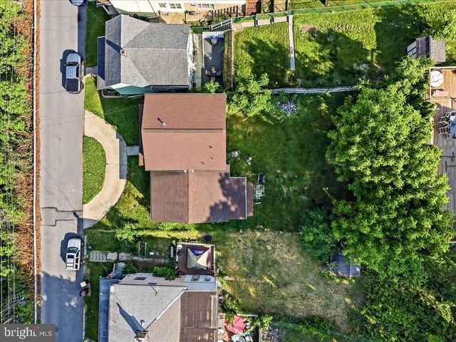 2230 N LEHIGH AVE, Whitehall, PA 18052