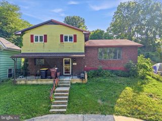 2230 N LEHIGH AVE, Whitehall, PA 18052