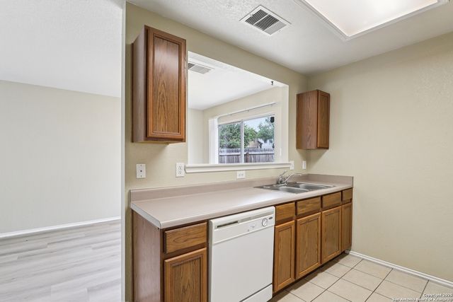 11343 Saratoga Coach, San Antonio, TX 78254