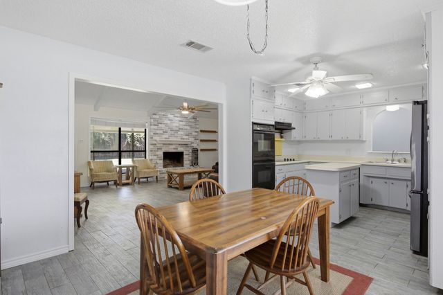 1211 Meadowview Drive, Euless, TX 76039