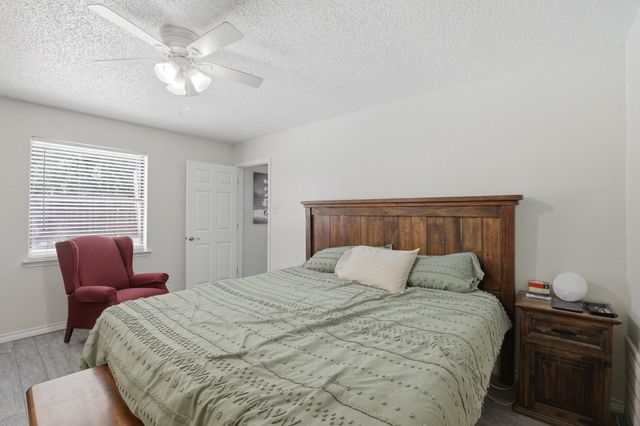 1211 Meadowview Drive, Euless, TX 76039