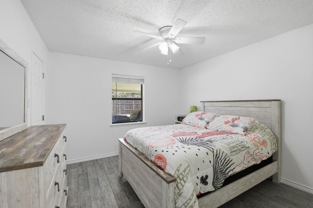 1211 Meadowview Drive, Euless, TX 76039