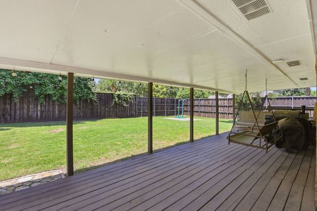 1211 Meadowview Drive, Euless, TX 76039