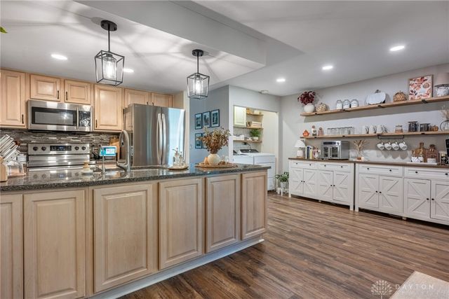 180 Teakwood Lane, Springboro, OH 45066