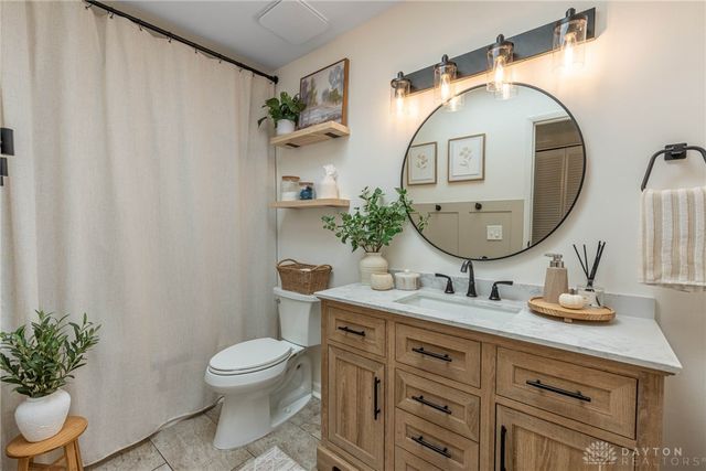 180 Teakwood Lane, Springboro, OH 45066