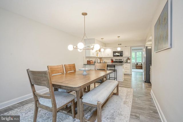 64 FOXWOOD DR, Moorestown, NJ 08057