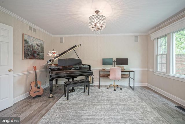 64 FOXWOOD DR, Moorestown, NJ 08057
