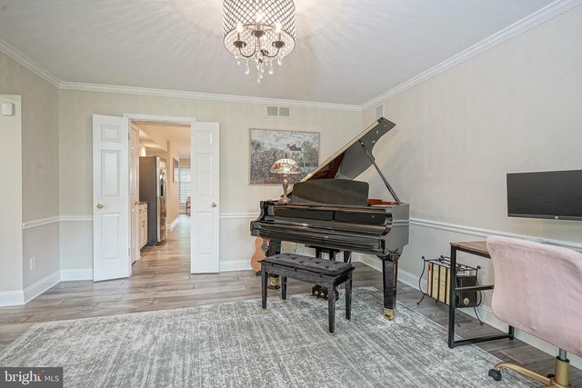 64 FOXWOOD DR, Moorestown, NJ 08057