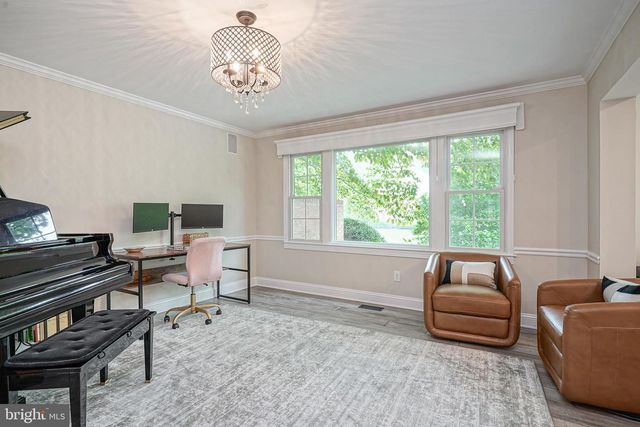 64 FOXWOOD DR, Moorestown, NJ 08057