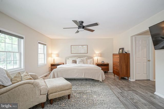 64 FOXWOOD DR, Moorestown, NJ 08057