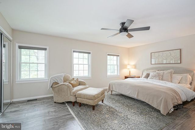 64 FOXWOOD DR, Moorestown, NJ 08057