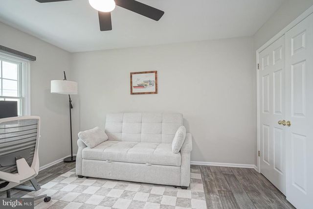 64 FOXWOOD DR, Moorestown, NJ 08057
