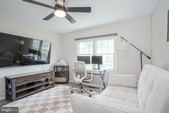 64 FOXWOOD DR, Moorestown, NJ 08057