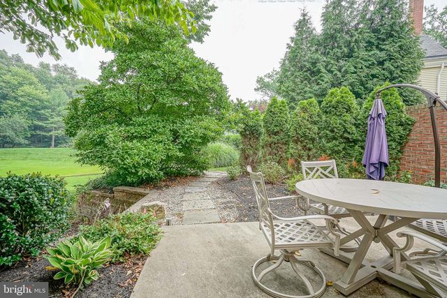64 FOXWOOD DR, Moorestown, NJ 08057