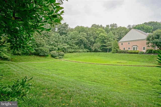 64 FOXWOOD DR, Moorestown, NJ 08057