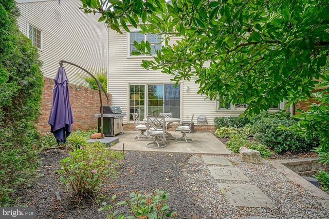 64 FOXWOOD DR, Moorestown, NJ 08057