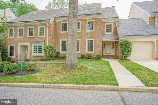 64 FOXWOOD DR, Moorestown, NJ 08057