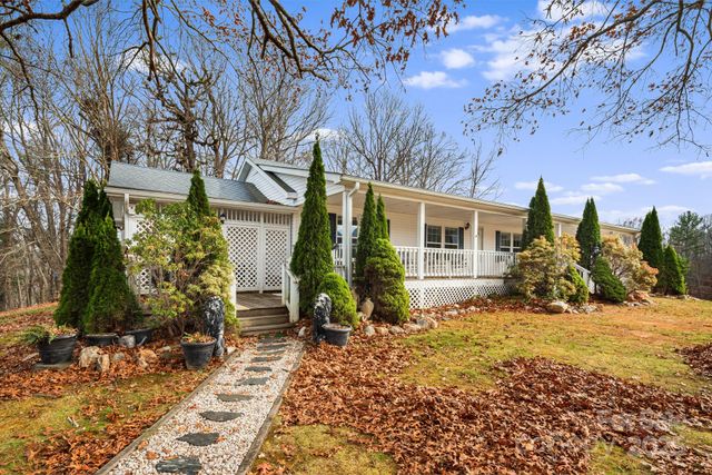 686 Sam Jones Road, Burnsville, NC 28714