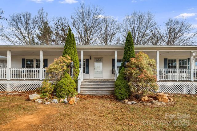 686 Sam Jones Road, Burnsville, NC 28714