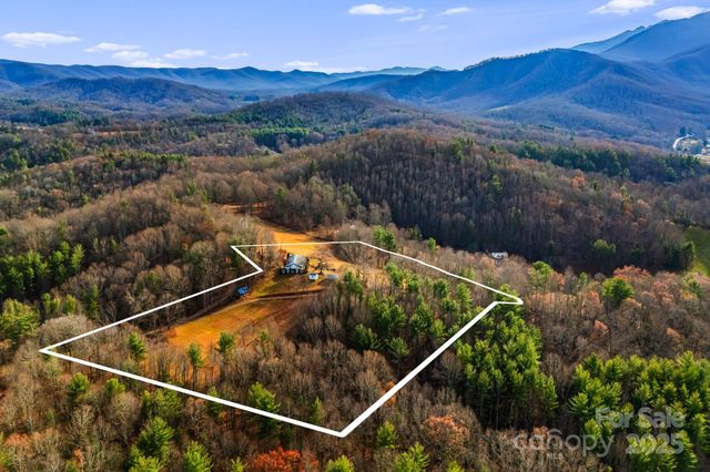 686 Sam Jones Road, Burnsville, NC 28714