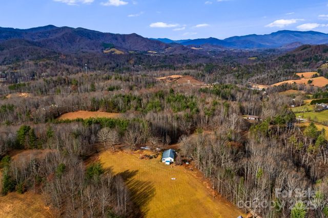 686 Sam Jones Road, Burnsville, NC 28714