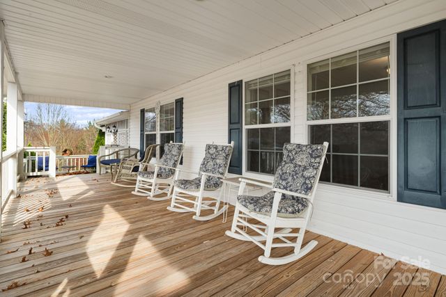 686 Sam Jones Road, Burnsville, NC 28714